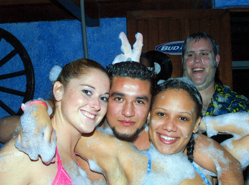 2001_Cancun_Foam_Party_03