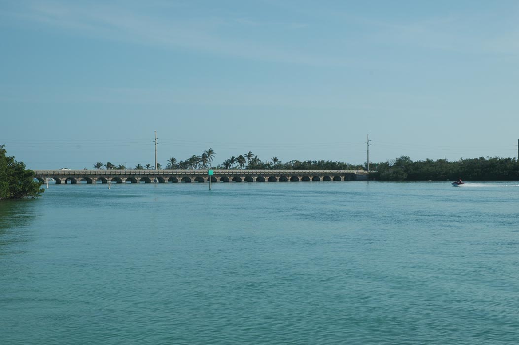 2006 Bahamas 830